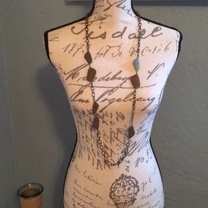 Necklace and earring set